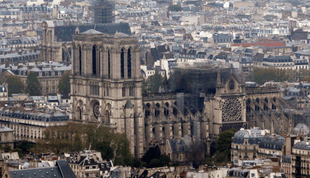 notre-dame-sufrio-danos-ap-1.png