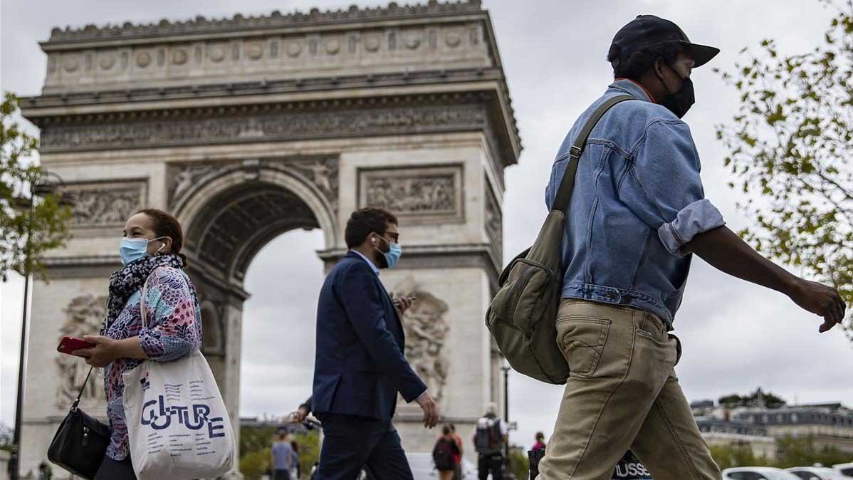 paris covid cierra.jpg