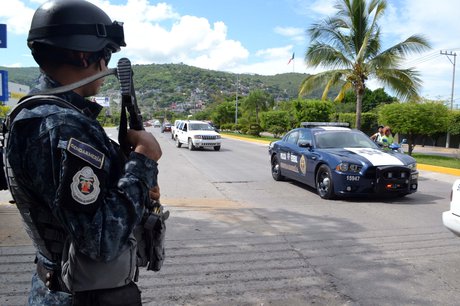 policias-federales-2-iguala_0.jpg