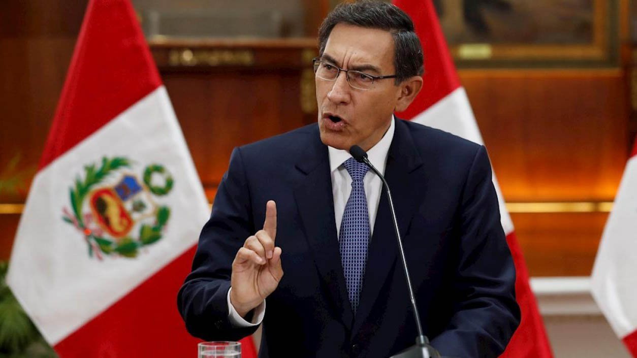 presidente peru fuera.jpg