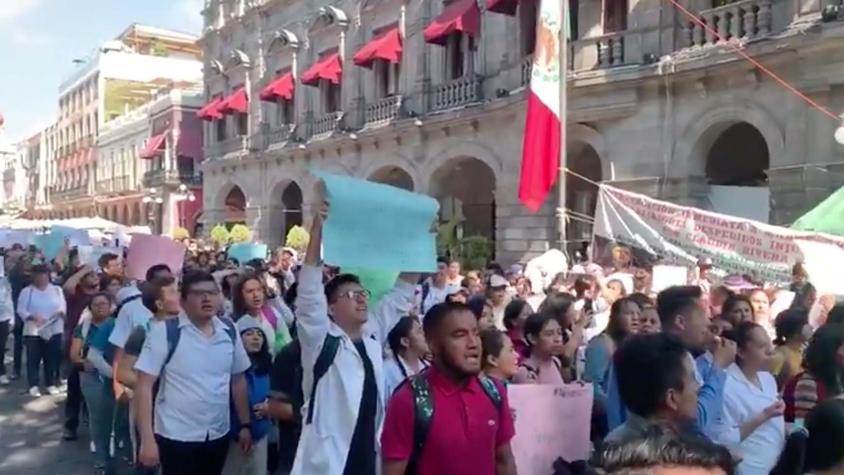 protesta de estudiantes en puebla.jpg