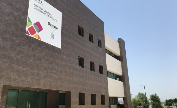 recibe_fiscalia_general_de_oaxaca_a_familias_de_tlaxcala_img_1509_59858117.jpg