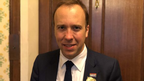 renuncia ministro de salud.jpg