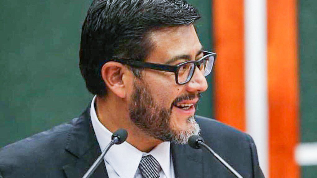 reyes mondragon.jpg
