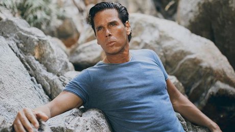 roberto palazuelos  (1).jpg