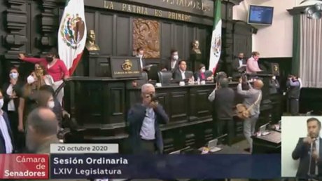 senadores fideicomisos.jpg