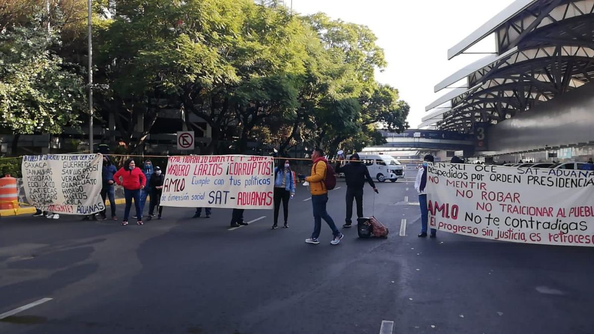 tRABAJADORES SATmanifestaerop.jpg