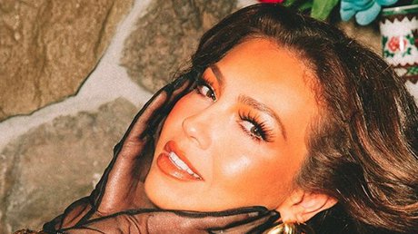 thalia y su bioserie.jpg