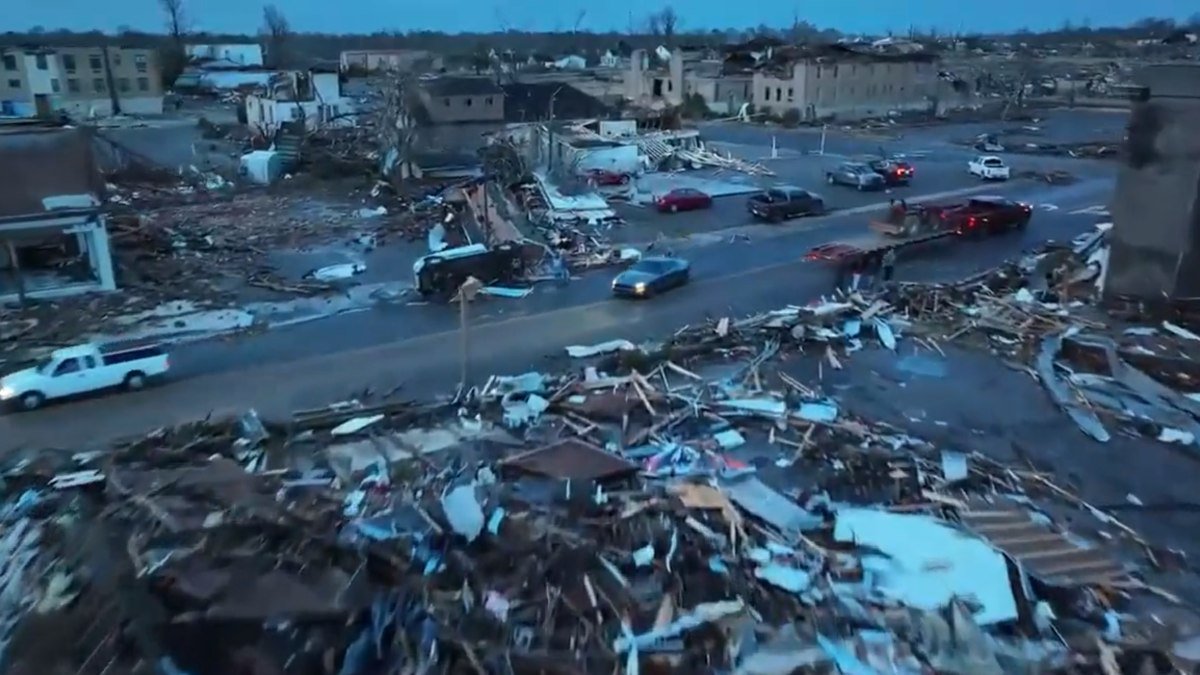 tornados dejan50muertosenEU.jpg