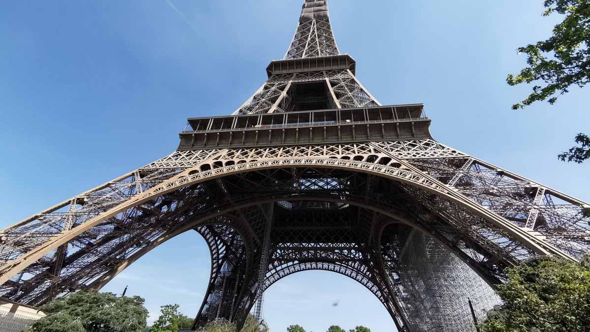 torre eiffel paris.jpg