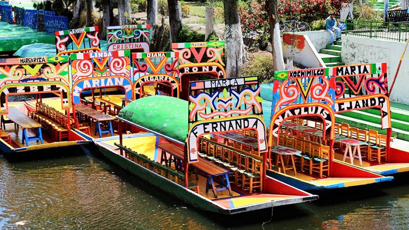 trajineras de xochimilco.jpg