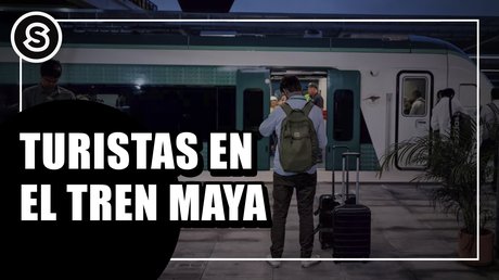 turistas en el tren maya