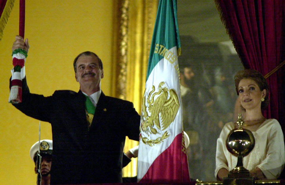 vicente-fox-grito-independencia-palacio.jpg