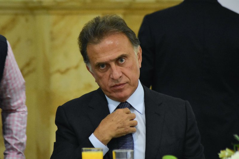 yunes.jpg