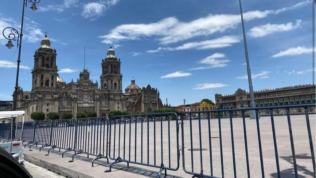 zócalo cierre por fiestas patrias.jpg