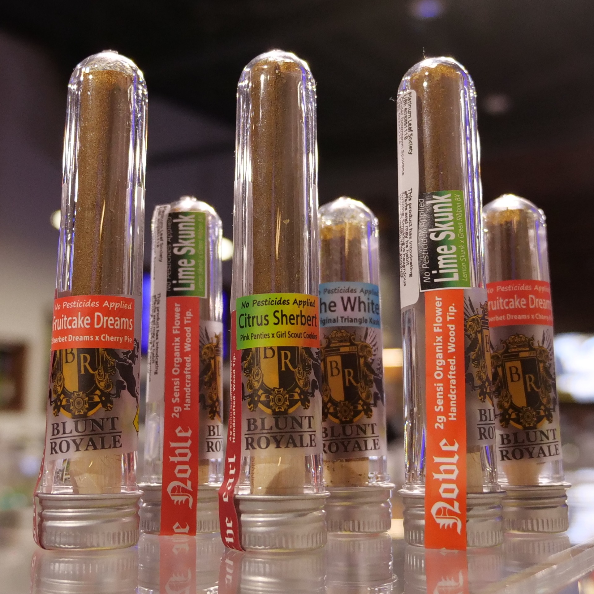 Blunt Royale Fruitcake Dreams Earl Blunt 4g Leafly