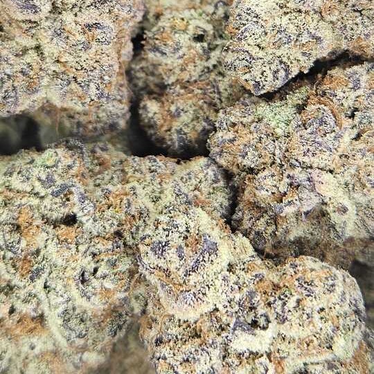 NUGZ FARM: Strawberry Runtz