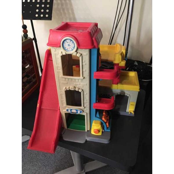 little tikes parking garage