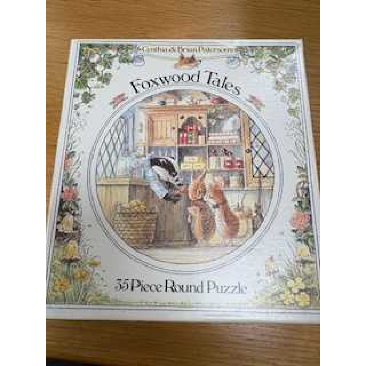 Foxwood Tales Round Puzzle 35 pieces