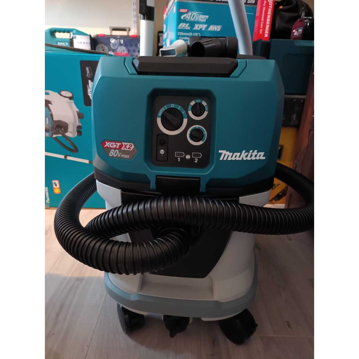 Wet & Dry Dust Extractor Cordless 2 x 40V Battery