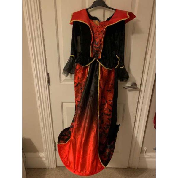 X Costume - Vampire Gown (10-11yrs) X