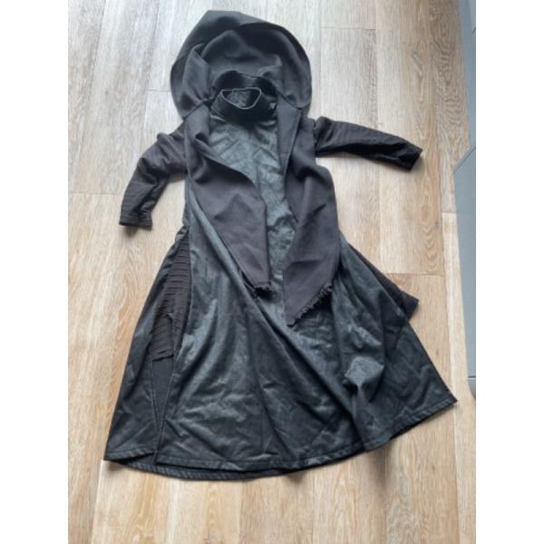 X Costume - Star Wars/Goth black gown (5-6yrs) X