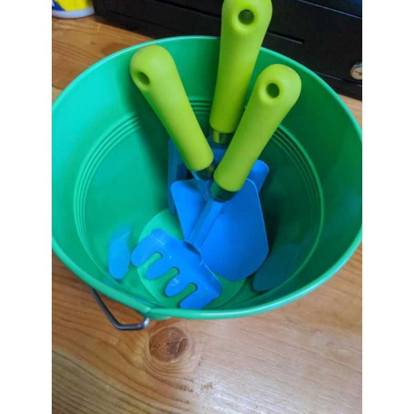 Borrow Water Pail with tools set