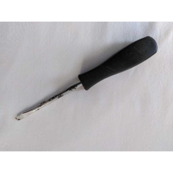 Flat screwdriver medium