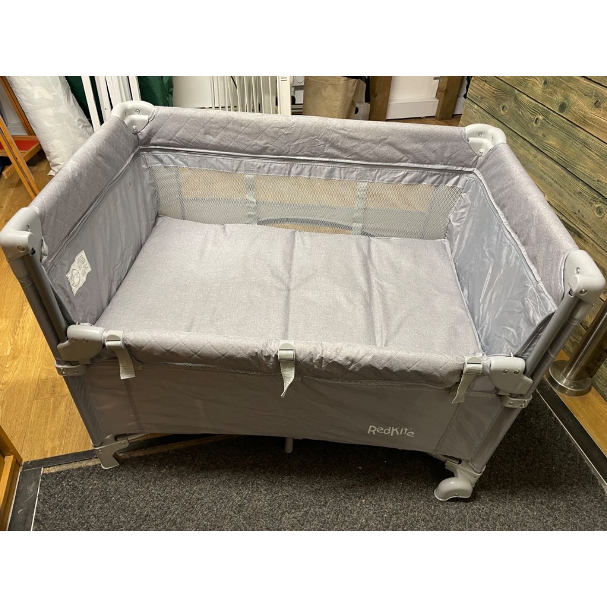 Travel cot
