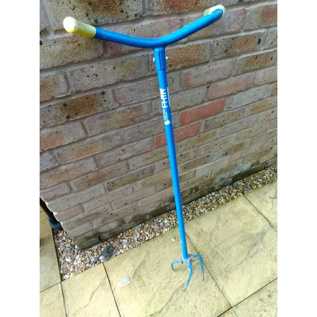 Lawn spiker (manual)