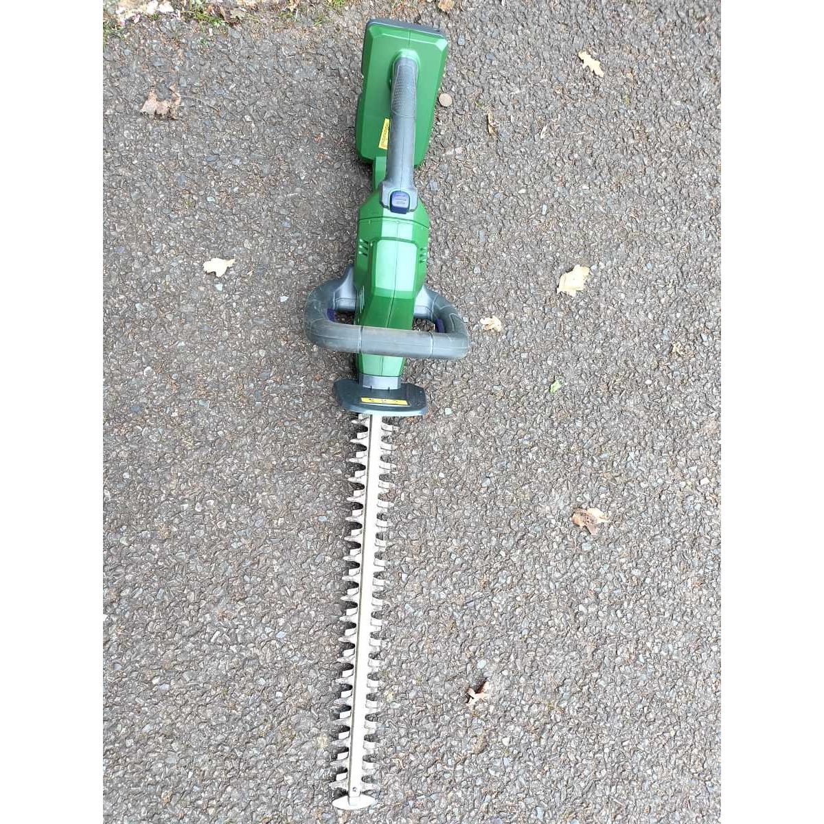 Hedge trimmer, cordless
