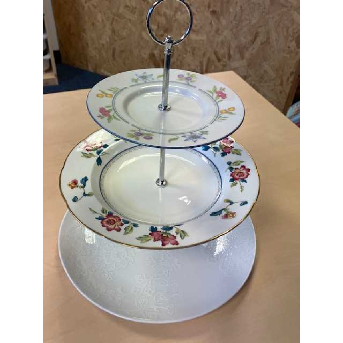 Three tiered cake stand (Floral Corners)