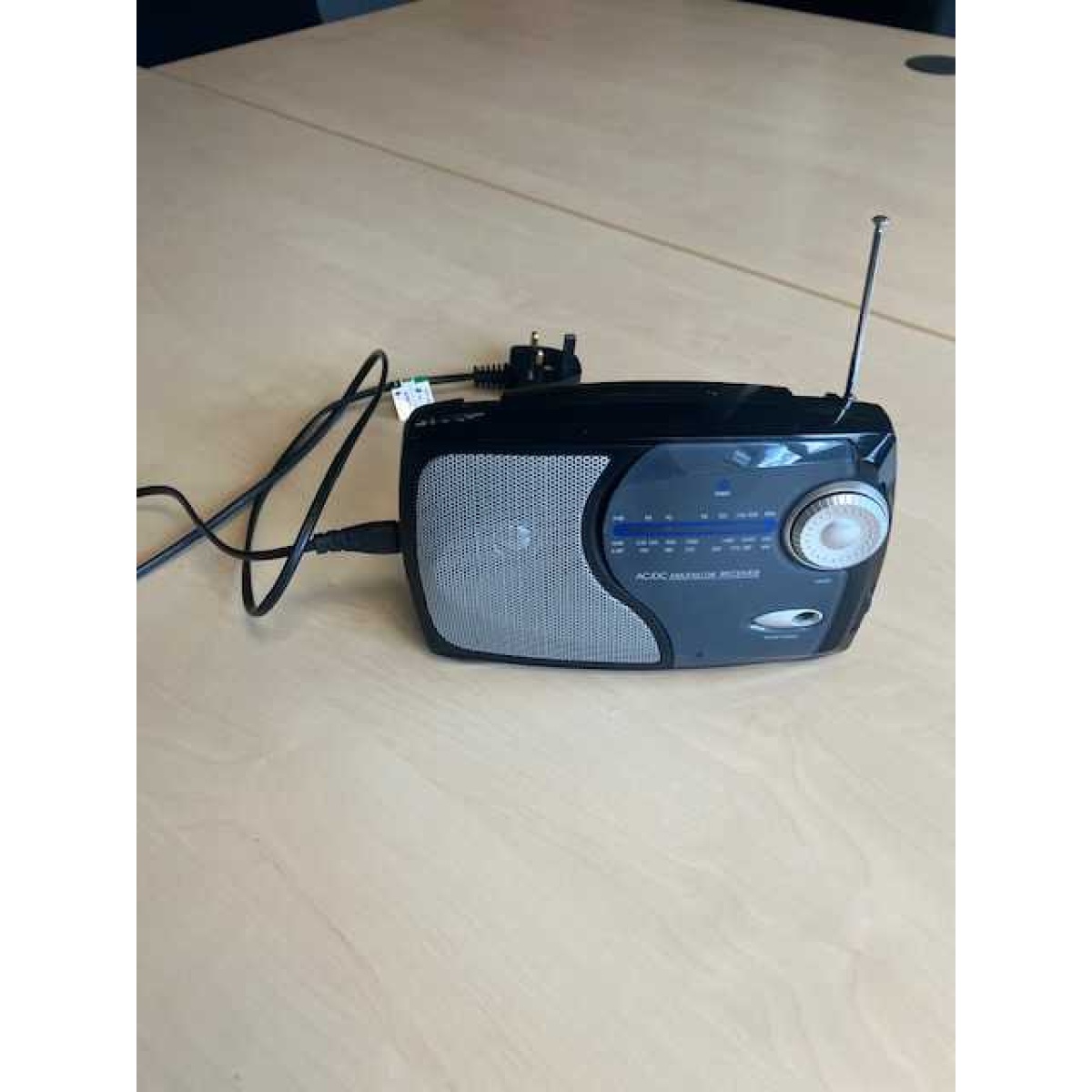 Portable (mains) radio