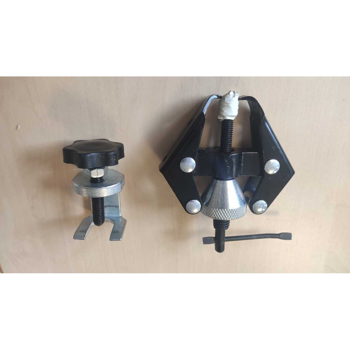 Puller tool for car wiper arm