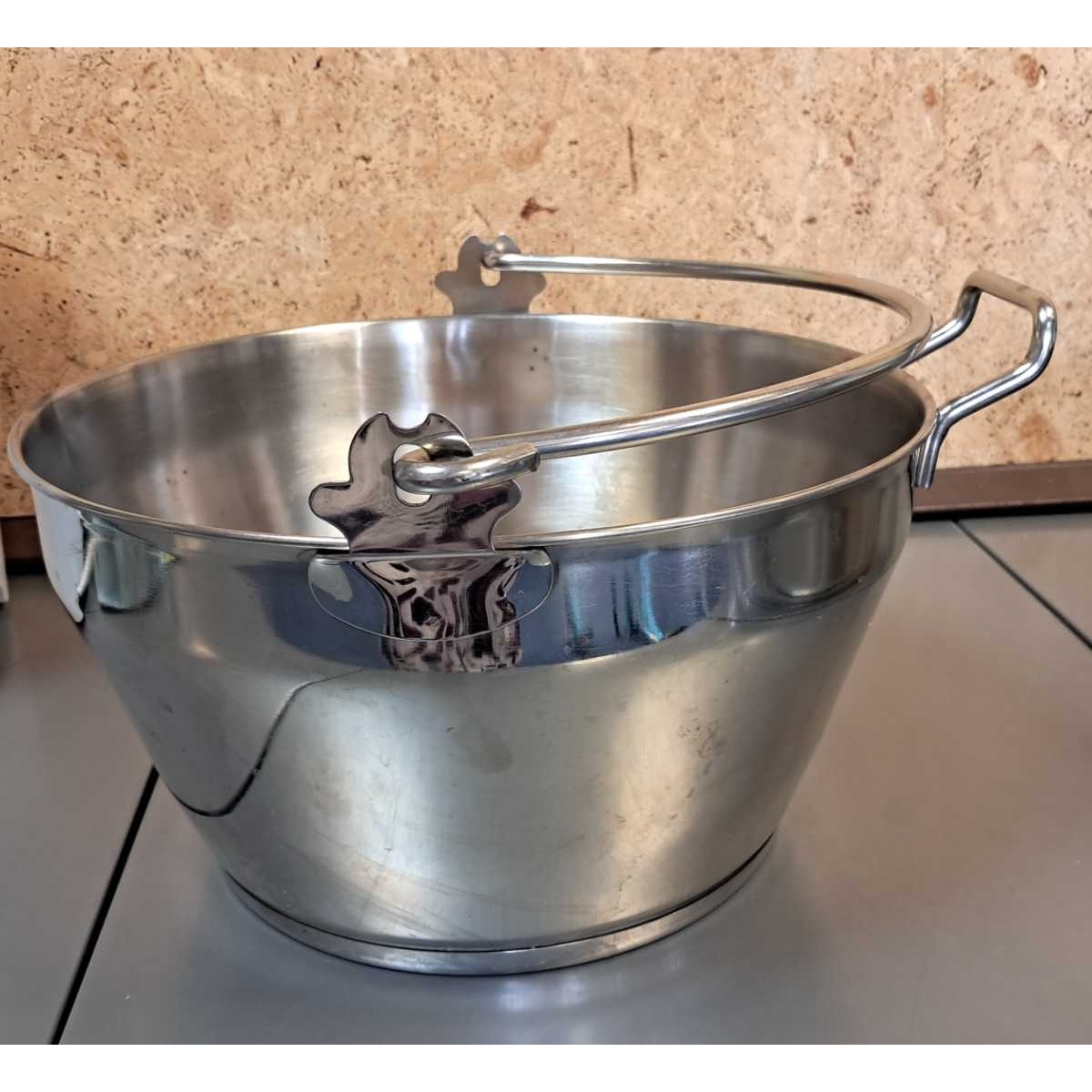 Jam making pot/Preserving pan