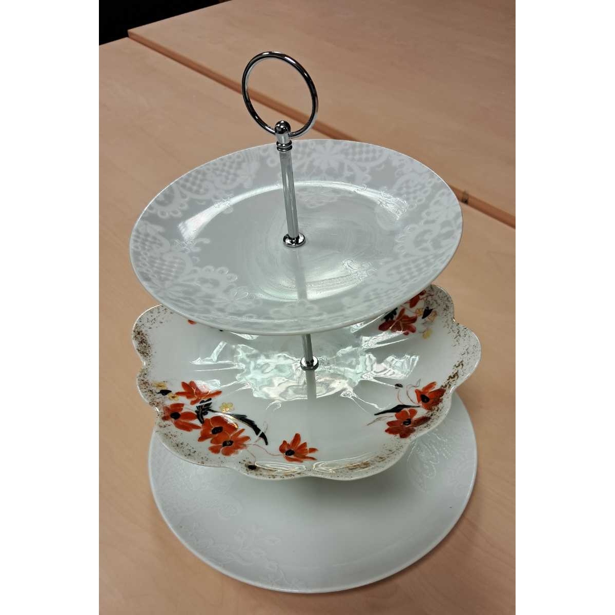 Three tiered cake stand (Floral Red)