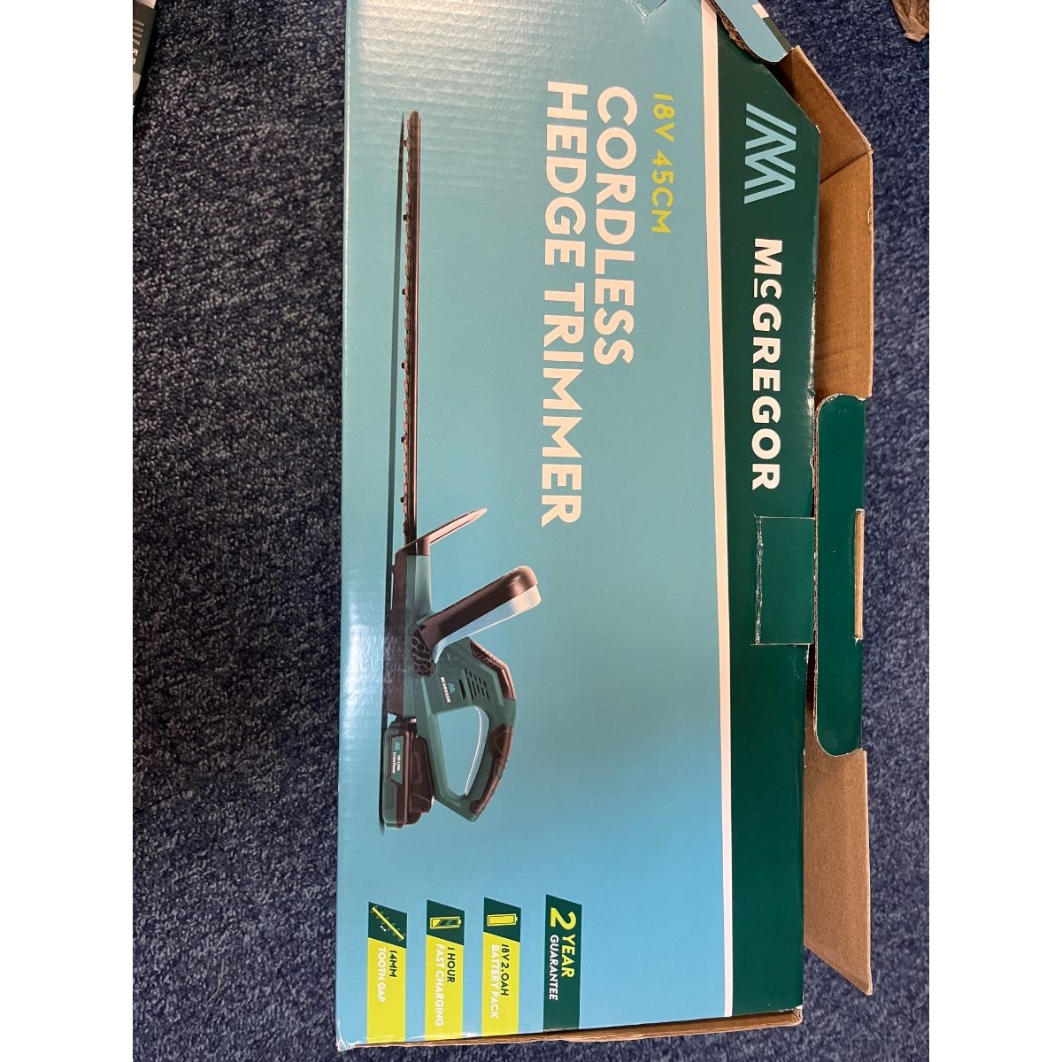 Cordless hedge trimmer
