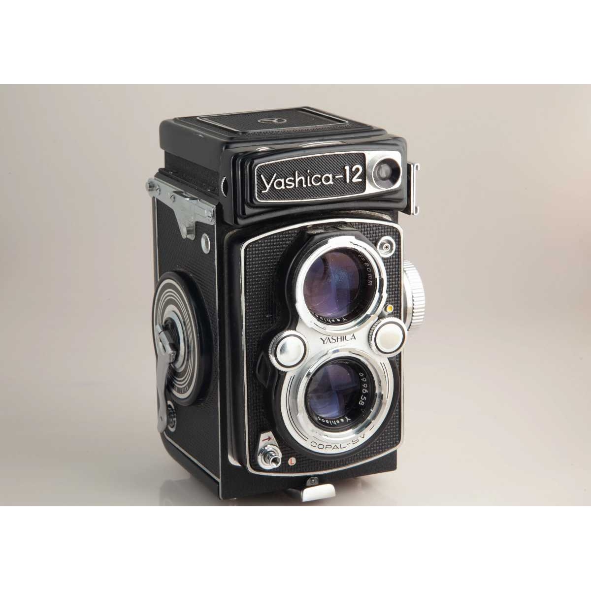 Yashica-12
