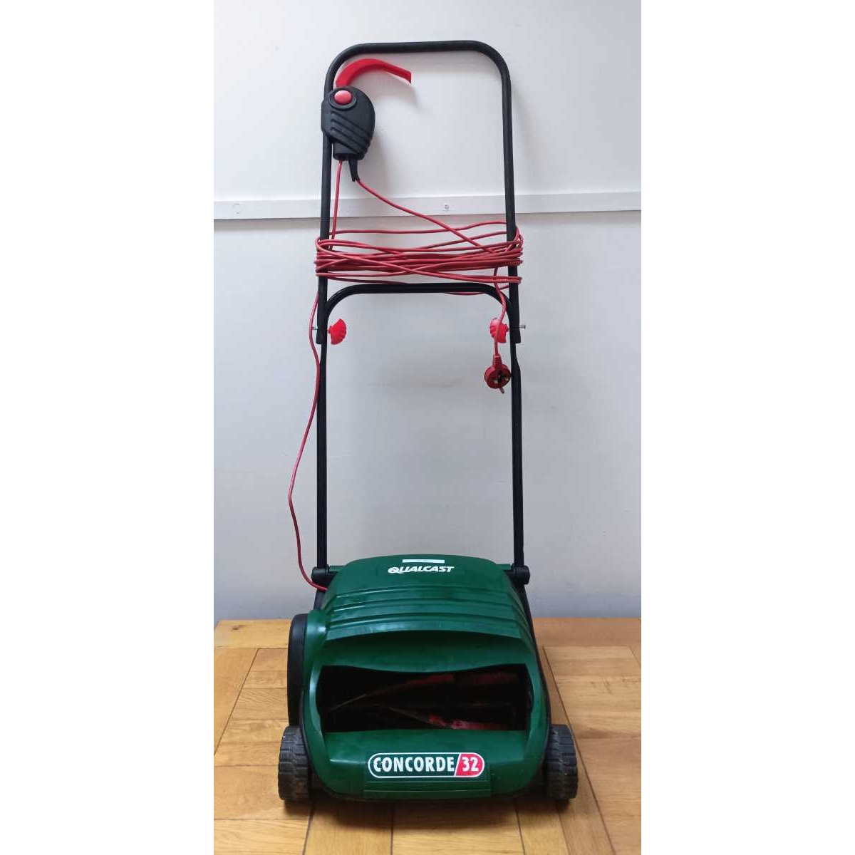 Qualcast Concord 32 Electric cylinder lawnmower