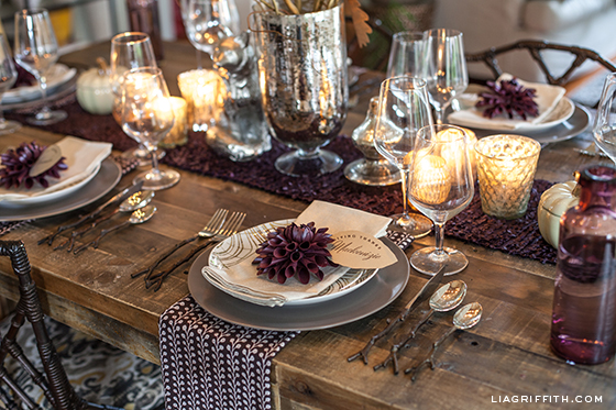 Thanksgiving Table Ideas and Leaf Place Card Printable Thanksgiving Table Ideas and Leaf Place Card Printable