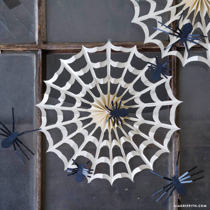 Paper accordion spiderweb for Halloween