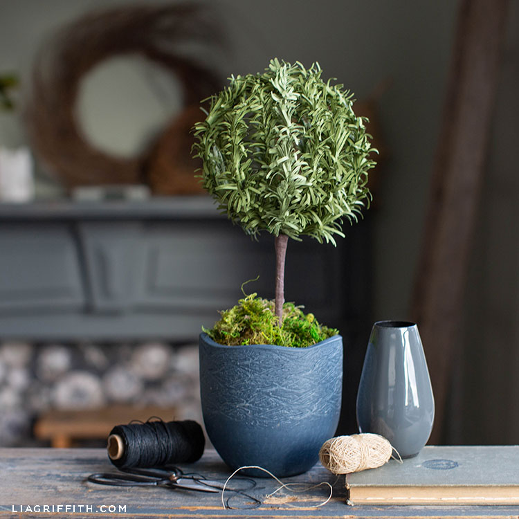 video tutorial paper rosemary topiary lia griffith how to make a paper flower pot video