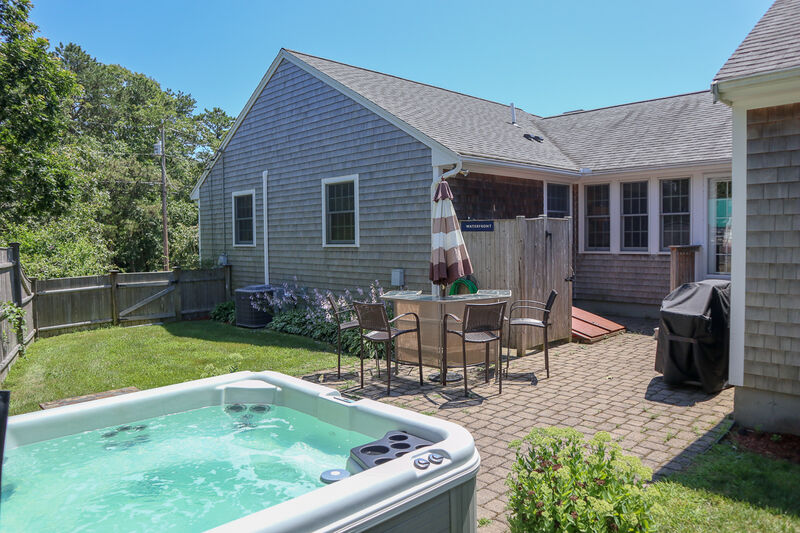 Pretty Picky Properties 082H in West Harwich, walk to beach, pets