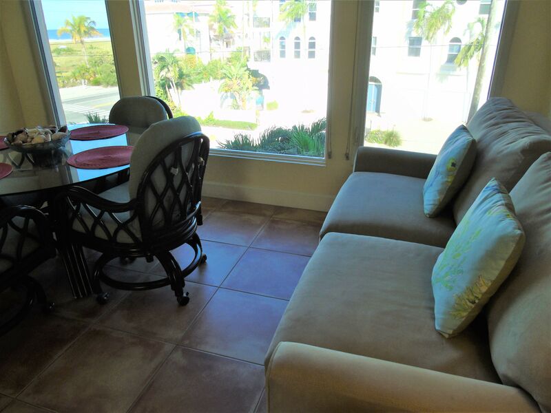 Sunset Royale - 318- Fantastic beautifully appointed 2br condo Sunset Royale - 318- Fantastic beautifully appointed 2br condo