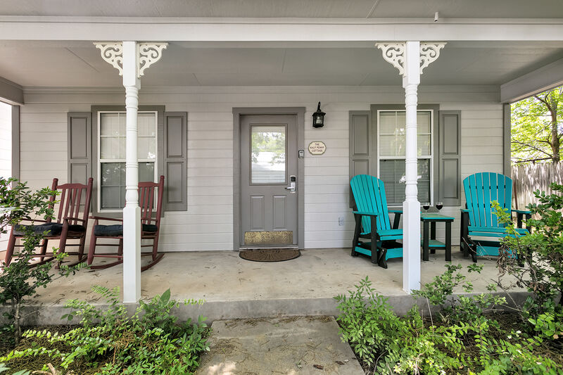 Absolute Charm Main St Retreat The Half Penny Cottage In