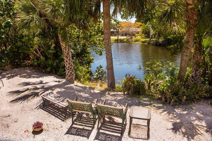 Royal Shell Turtlebaycot Turtle Bay Cottage In Sanibel Island
