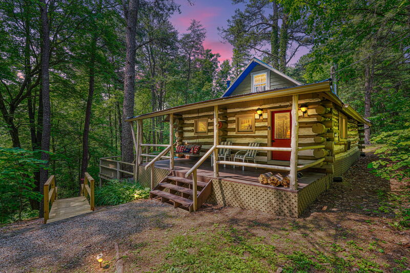 Waterfall Cabin An Authentic Log Cabin Rental In Ohio