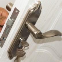 emergency locksmith valley village