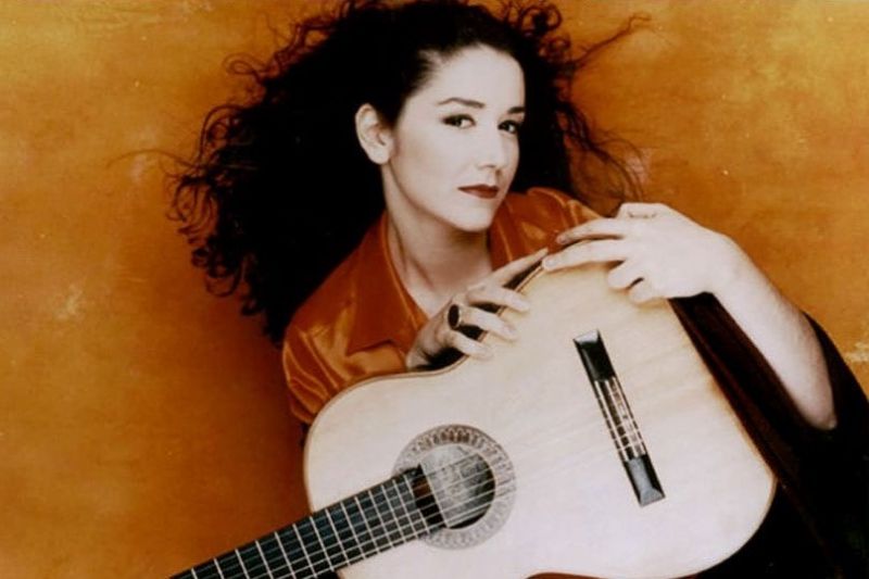 Ahn Trio With Antigoni Goni