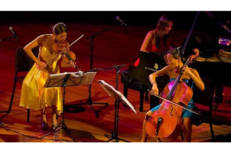 Ahn Trio With Antigoni Goni